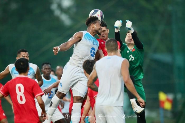 Federasi Sepak Bola Vietnam (VFF) berencana memanggil Rafaelson ke Timnas Vietnam.