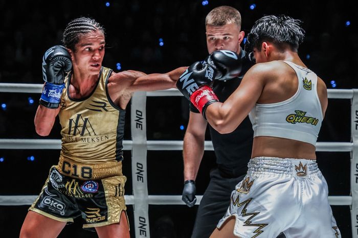  Anissa Meksen akan menghadapi Jackie Buntan dalam perebutan sabuk juarakelas jerami kickboxing ONE Championship di ONE 169 pada 9 November 2024 di Bangkok.