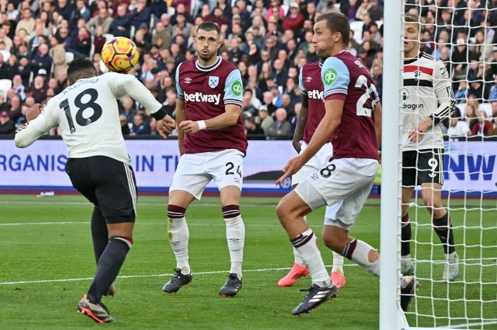 Manchester United harus menelan kekalahan dari West Ham United  di ajang Liga Inggris 2024-2025 akibat ulah anak kesayangan Erik ten Hag.