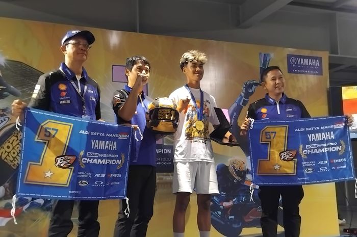 Aldi Satya Mahendra ketika menghadiri sesi meet and great di sela-sela gelaran YAMAHA Sunday Race 2024 di Sirkuit Mandalika