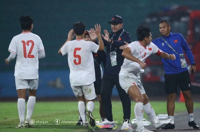 Selebrasi para pemain Timnas U-17 Vietnam.