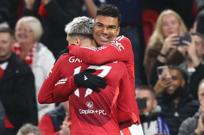 Dua bintang Manchester United pamer senyum lebar di sesi latihan perdana Ruben Amorim.