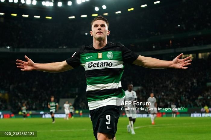 Bomber Sporting Lisbon, Viktor Gyokeres, melakukan selebrasi usai mencetak gol ke gawang Estrela di laga pekan ke-10 Liga Portugal.