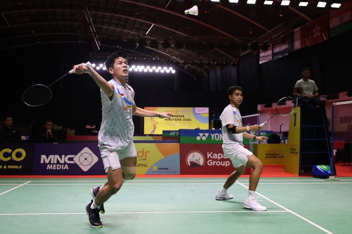 Pasangan ganda putra Indonesia,  Rahmat Hidayat/Yeremia Erich Yoche Yacob Rambitan, pada semifinal Indonesia Masters II 2024 di Jatim Expo Surabaya, Sabtu (2/11/2024).