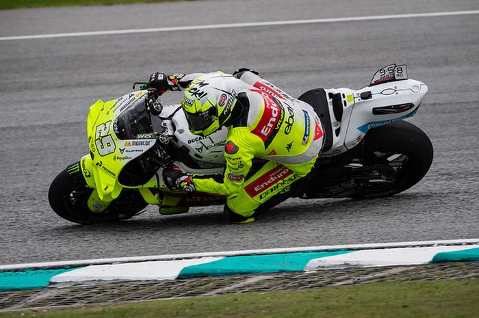 Pembalap Pertamina Enduro VR46, Andrea Iannone, saat membalap pada MotoGP Malaysia 2024