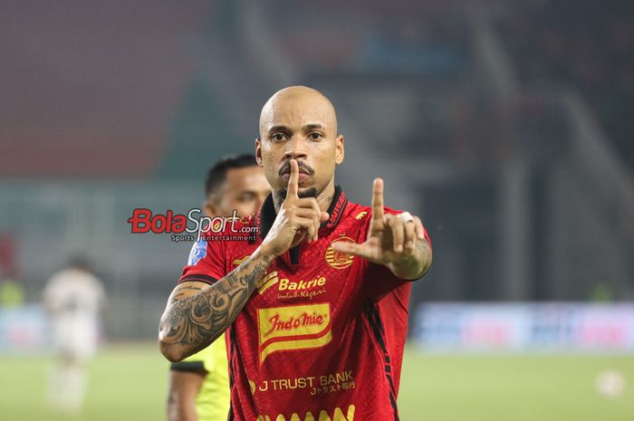 Gustavo Almeida sedang melakukan selebrasi seusai mencetak gol dalam laga pekan ke-10 Liga 1 2024 antara Persija Jakarta versus Madura United di Stadion Pakansari, Bogor, Jawa Barat, Rabu (6/11/2024).