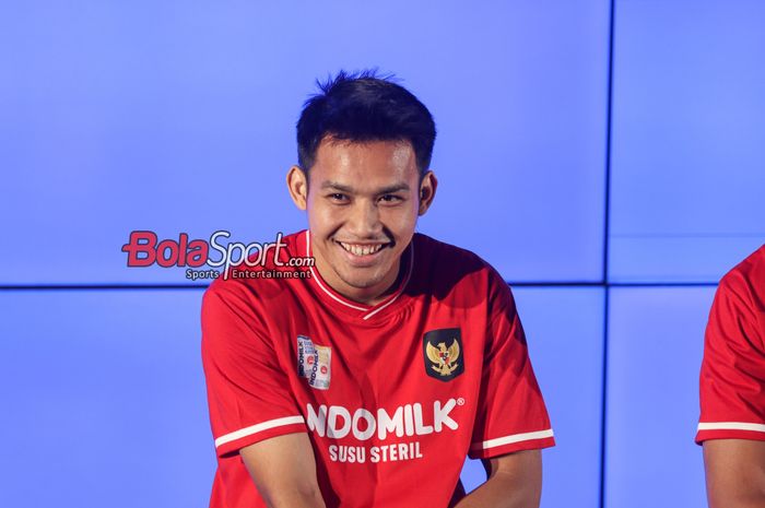 Pemain timnas Indonesia, Witan Sulaeman, saat hadir di Media Center Stadion Utama Gelora Bung Karno, Senayan, Jakarta, Kamis (7/11/2024).