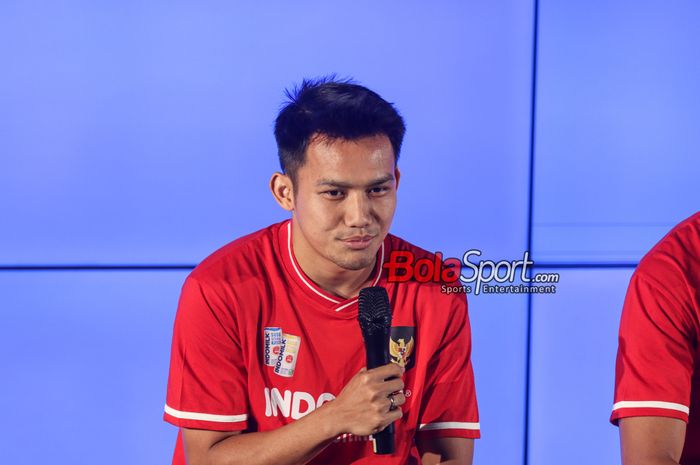 Pemain timnas Indonesia, Witan Sulaeman, saat hadir di Media Center Stadion Utama Gelora Bung Karno, Senayan, Jakarta, Kamis (7/11/2024).