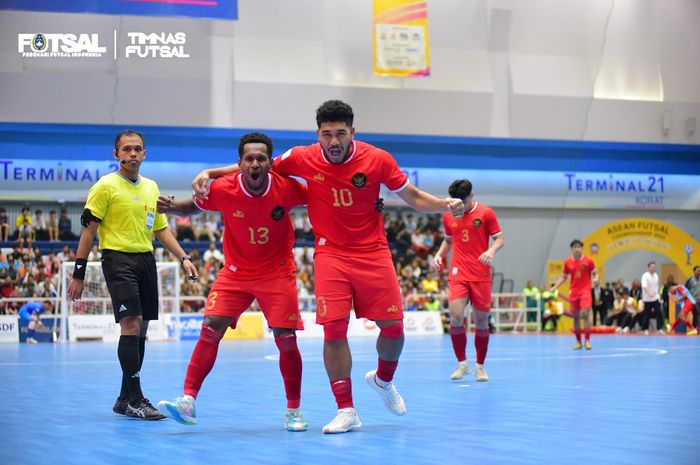 Evan Soumilena usai mencetak gol untuk Timnas Indonesia pada laga semifinal lawan Thailand di ASEAN Futsal Championship 2024 di Terminal 21, Korat, Jumat (8/11/2024)