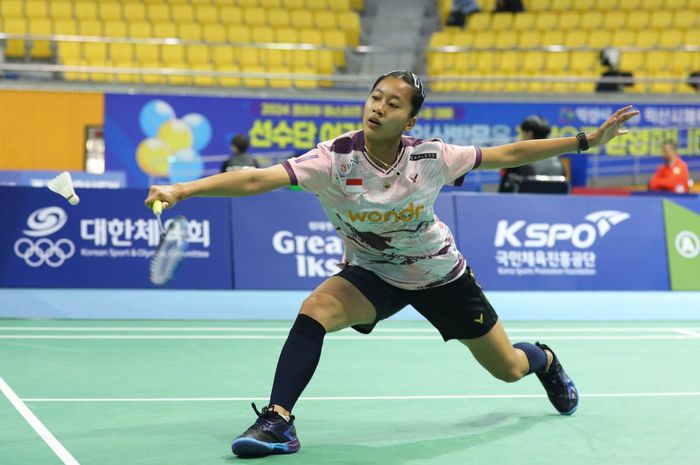 Pebulu tangkis tunggal putri Indonesia, Putri Kusuma Wardani, pada babak perempat final Korea Masters 2024 di Iksan Gymnasium, Iksan, Korea Selatan, Jumat (8/11/2024).