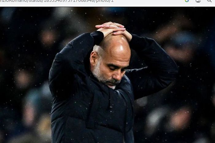 Pep Guardiola mengisyaratkan sudah menyerah dalam perburuan gelar Liga Inggris musim ini.