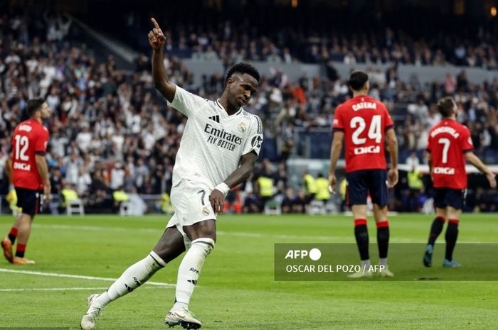 Real Madrid terus menjaga jarak dengan Barcelona di klasemen sementara Liga Spanyol usai meraih kemenangan besar atas Osasuna pada pekan ke-13.