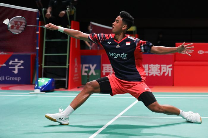 Aksi Alwi Farhan pada babak pertama Kualifikasi Kumamoto Masters Japan 2024 di Kumamoto Prefectural Gymnasium, Kumamoto, Jepang, Selasa (12/11/2024)