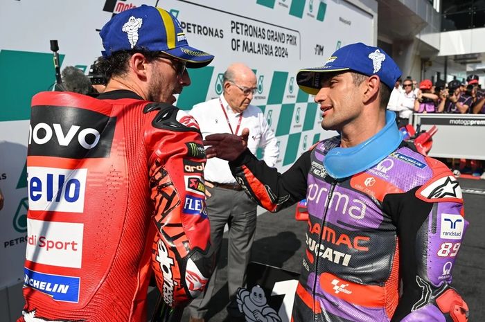 Jorge Martin (kanan) dapat saran menarik dari Aleix Espargaro jelang MotoGP Barcelona 2024.
