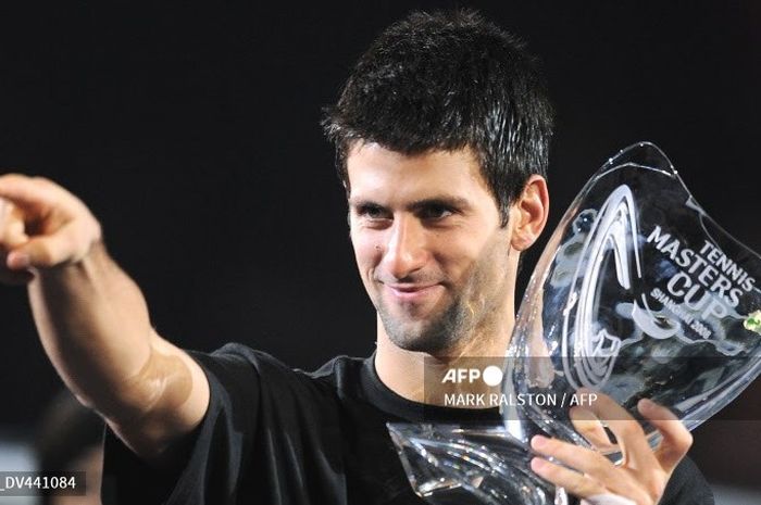 Raja tenis dunia, Novak Djokovic, memenangi trofi ATP Finals pertamanya pada 16 November 2008 di Shanghai, China. 