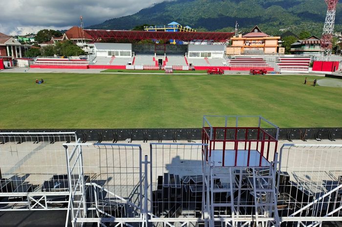 Stadion Gelora Kie Raha di Ternate akhirnya siap dipakai sebagai kandang Malut United FC di Liga 1 mulai pekan ke-11, Kamis (21/11/2024).