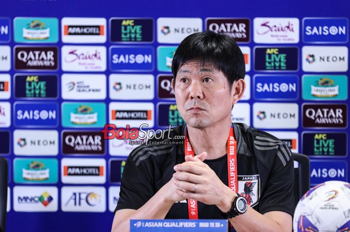 Pelatih Timnas Jepang, Hajime Moriyasu, saat hadir dalam sesi jumpa pers di Media Center Stadion Utama Gelora Bung Karno, Senayan, Jakarta, Kamis (14/11/2024).