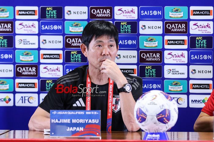 Pelatih timnas Jepang, Hajime Moriyasu, saat hadir dalam sesi jumpa pers di Media Center Stadion Utama Gelora Bung Karno, Senayan, Jakarta, Kamis (16/11/2024).