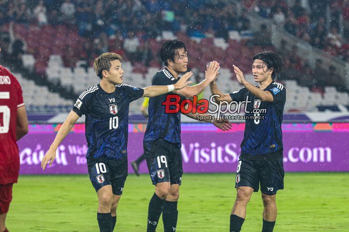 (Dari kiri ke kanan) Ritsu Doan, Koki Ogawa, dan Takumi Minamino. Pemain Timnas Jepang dinilai akan tetap menakutkan meski menurunkan pemain pelapis saat lawan Australia dan Timnas Indonesia.