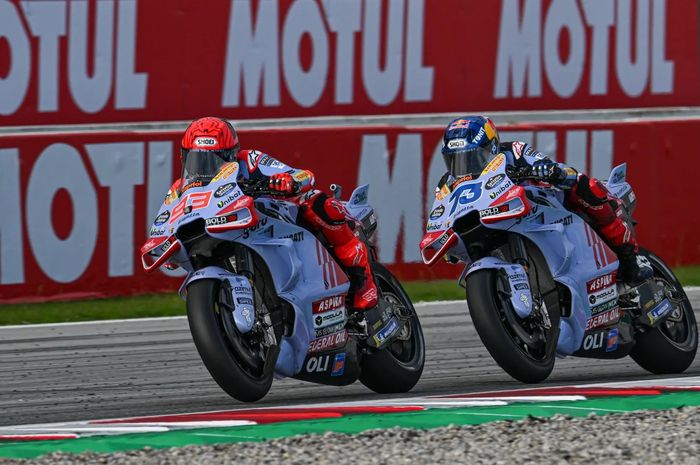 Pembalap Gresini Racing, Marc Marquez dan Alex Marquez pada sesi Practice MotoGP Barcelona 2024