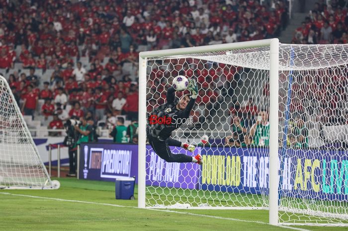 Timnas Indonesia dinilai tak perlu naturalisasi pemain posisi kiper lagi. Pasalnya, Indonesia dinilai tak kekurangan penjaga gawang bagus.