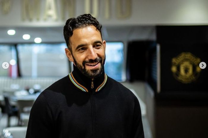 Ruben Amorim resmi menjadi pelatih baru Manchester United.