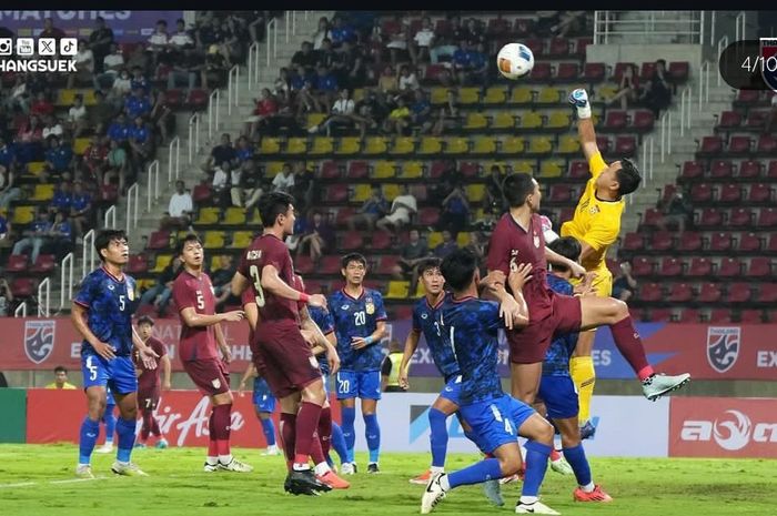 Suasana pertandingan antara timnas Thailand vs Laos yang terlaksana di Stadion Thammasat, Thailand, Minggu (17/11/2024).