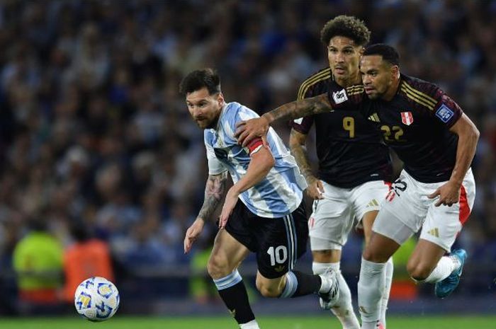 Lionel Messi sudahi hattrick kekalahan usai membantu Timnas Argentina menang atas Peru.