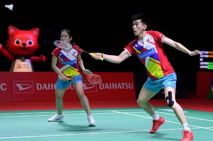 Pasangan ganda campuran Malaysia, Hoo Pang Roon/Cheah Yee See,  pada perempat final Indonesia Masters 2021, 19 November 2021.