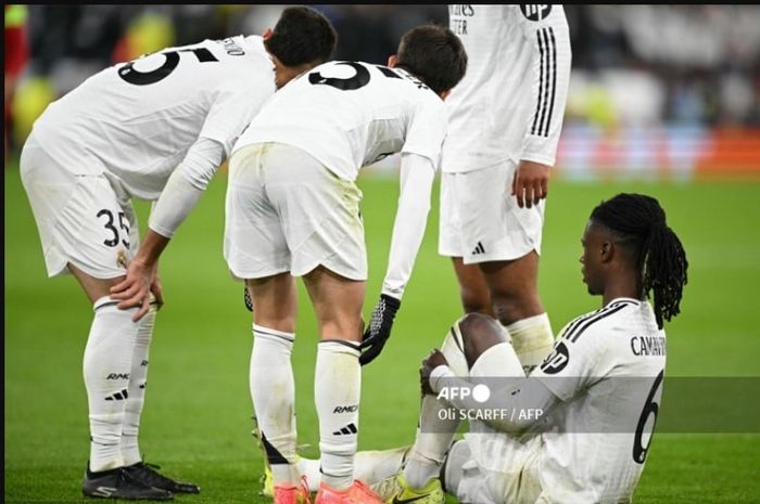 Sejumlah pemain Real Madrid dikabarkan mengalami cedera usai melawan Liverpool di Liga Champions, termasuk Eduardo Camavinga (bawah).