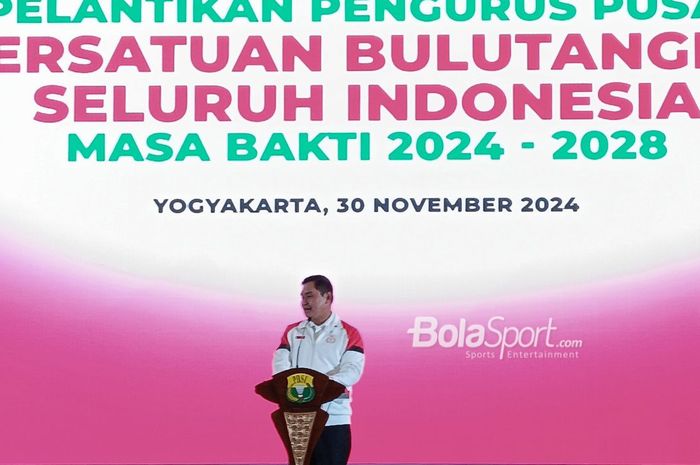 Ketua PP PBSI, Fadil Imran, memberikan sambutannya dalam acara pelantikan pengurus pusat untuk masa bakti 2024-2028 di Hotel Royal Ambarukmo, Yogyakarta, 30 November 2024.