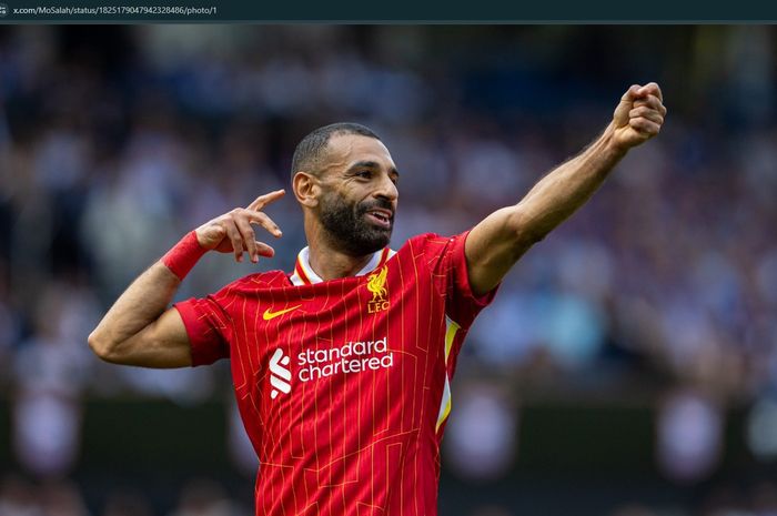 Winger Liverpool, Mohamed Salah, tengah diburu rekor baru di Liga Inggris saat menghadapi Tottenham Hotspur.