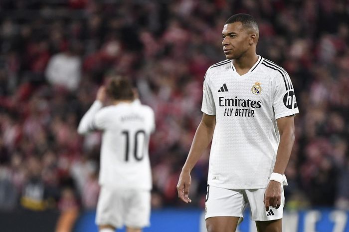 Real Madrid kalah dari Athletic Club dalam lanjutan Liga Spanyol 2024-2025, momen itu diwarnai kegagalan eksekusi penalti dari Kylian Mbappe.