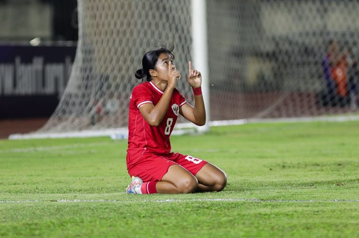 Pemain Timnas Wanita Indonesia Reva Octaviani jadi pemain terbaik di turnamen ASEAN Cup Women 2024. 