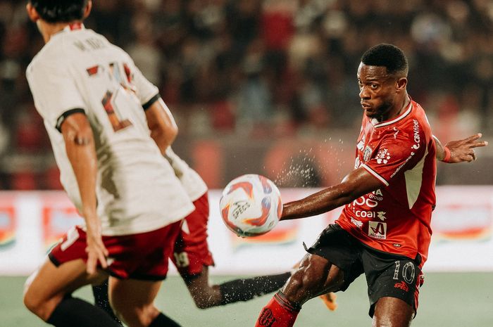 Suasana pertandingan Bali United Vs PSM Makassar dalam lanjutan Liga 1 pekan ke-13 di Stadion Kapten I Wayan Dipta, Gianyar, Bali, pada Sabtu (7/12/2024).