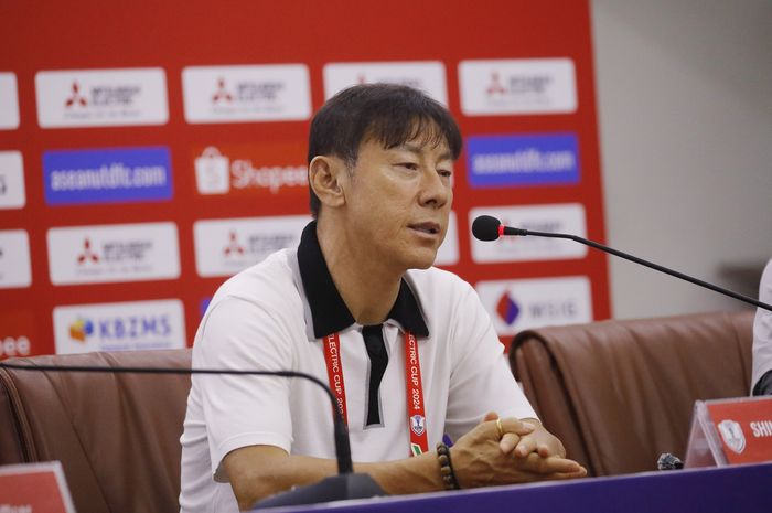 Pelatih timnas Indonesia, Shin Tae-yong dalam konferensi pers pasca-laga kontra Myanmar dalam ASEAN Cup 2024, Senin (9/12/2024).