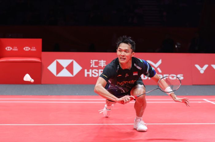 Pebulu tangkis tunggal putra Indonesia, Jonatan Christie, pada semifinal BWF Workd Tour Finals 2024 di Hangzhou Olympic Sports Centre Gymnasium, Sabtu (14/12/2024).