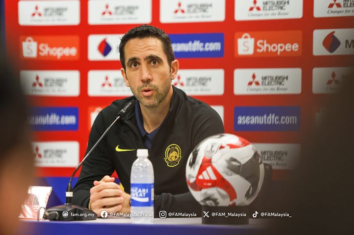 Pelatih Timnas Malaysia Pau Marti Vicente dalam konferensi pers jelang laga penentuan melawan Singapura di ASEAN Cup 2024.