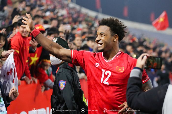 Ekspresi kegembiraan Rafaelson atau Nguyen Xuan Son usai menjalani debutnya bersama Timnas Vietnam.