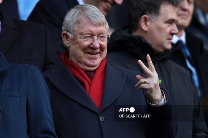 Mantan pelatih Manchester United Sir Alex Ferguson saat menghadiri pertandingan The Red Devils menghadapi Manchester City di Stadion Etihad. 