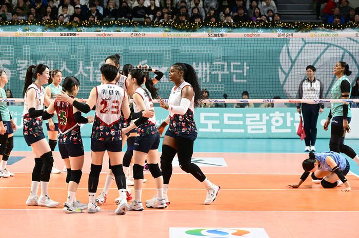 Tim bola voli putri, Suwon Hyundai E&amp;C Hillstate pada lanjutan Liga Voli Korea 2024-2025 di Jangchung Gymnasium, Rabu (25/12/2024).