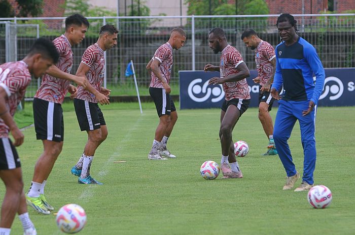 PSBS Biak mendatangkan mantan bek timnas Indonesia, Bio Paulin