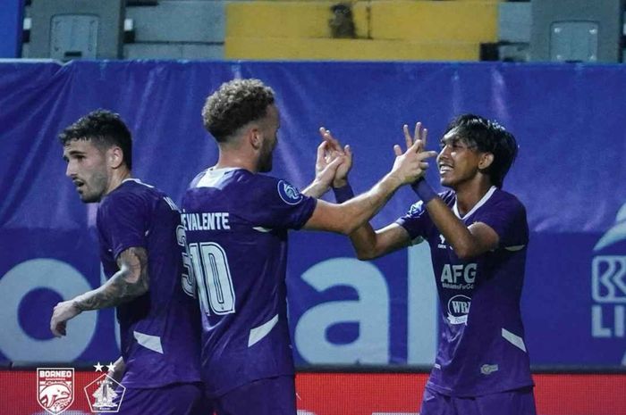 Suasana pertandingan antara Borneo FC Vs Persik Kediri dalam laga pekan ke-17 Liga 1 2024/2025, di Stadion Batakan, Balikpapan, Jumat (27/12/2024).