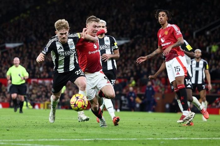 Manchester United mengalami kekalahan 0-2 dari Newcastle United dalam laga pekan ke-19 Liga Inggris, Senin (30/12/2024) di Old Trafford.