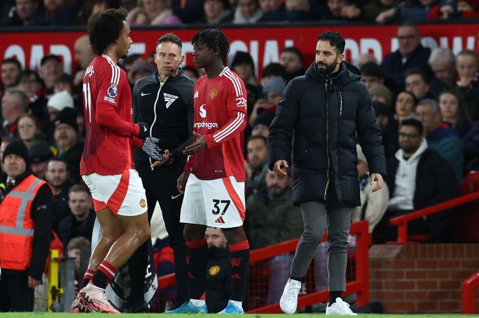 Ruben Amorim sudah mengganti Joshua Zirkzee dengan Kobbie Mainoo dalam laga Manchester United kontra Newcastle United di Liga Inggris, Senin (30/12/2024) di Old Trafford.