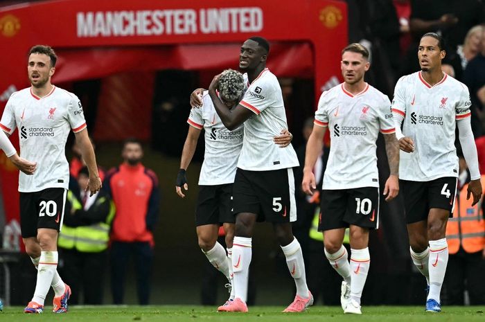 Liverpool diperkirakan menang mudah atas Man United karena performa Setan Merah dianggap seperti tim kasta keempat Liga Inggris.