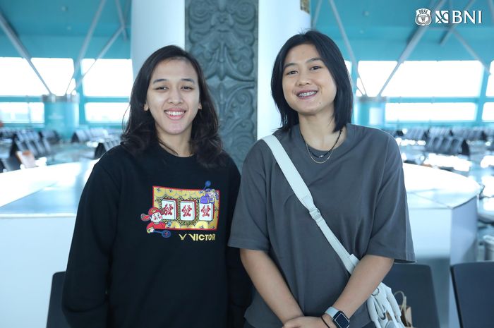 Pasangan ganda putri Indonesia, Febriana Dwipuji Kusima/Amalia Cahaya Pratiwi saat hendak bertolak ke Kuala Lumpur, Malaysia untuk berlaga pada Malaysia Open 2025.