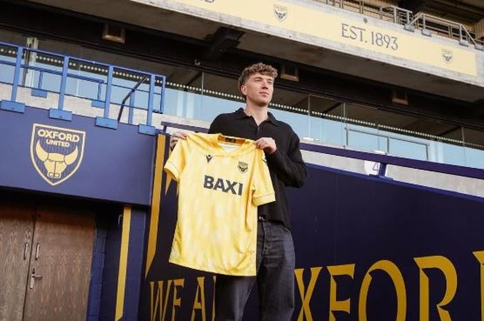 Calon pemain naturalisasi Timnas Indonesia, Ole Romeny, diperkenalkan sebagai pemain baru Oxford United.