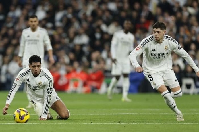 Dua bintang Real Madrid, Jude Bellingham dan Fede Valverde, mengalami cedera otot saat menghadapi RCD Mallorca di semifinal Piala Super Spanyol, Jumat (10/1/2025) dini hari WIB.