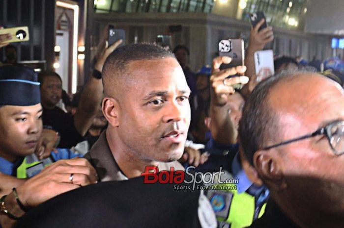 Pelatih baru timnas Indonesia, Patrick Kluivert, saat tiba di Bandara Soekarno Hatta, Tangerang, Banten, 11 Januari 2025.